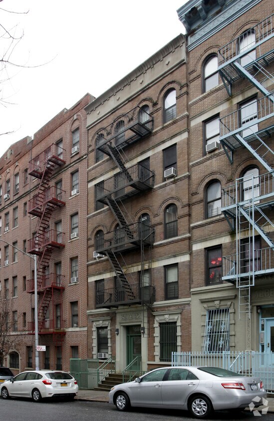 Primary Photo - 68 W 108th St