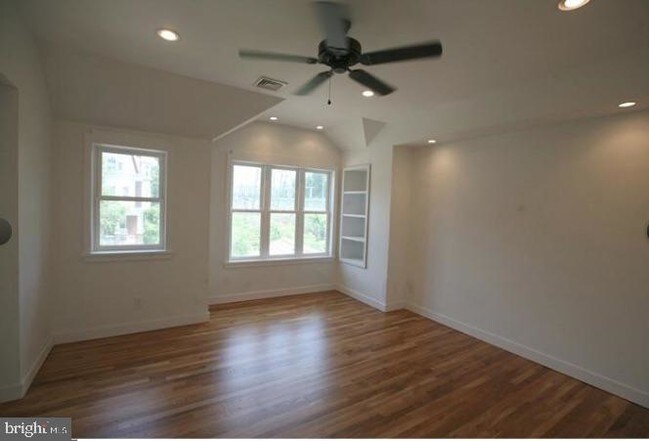 Foto del edificio - 469 Harvey St