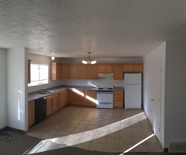 Foto del edificio - Charming Nephi 4-Plex, Pet Friendly