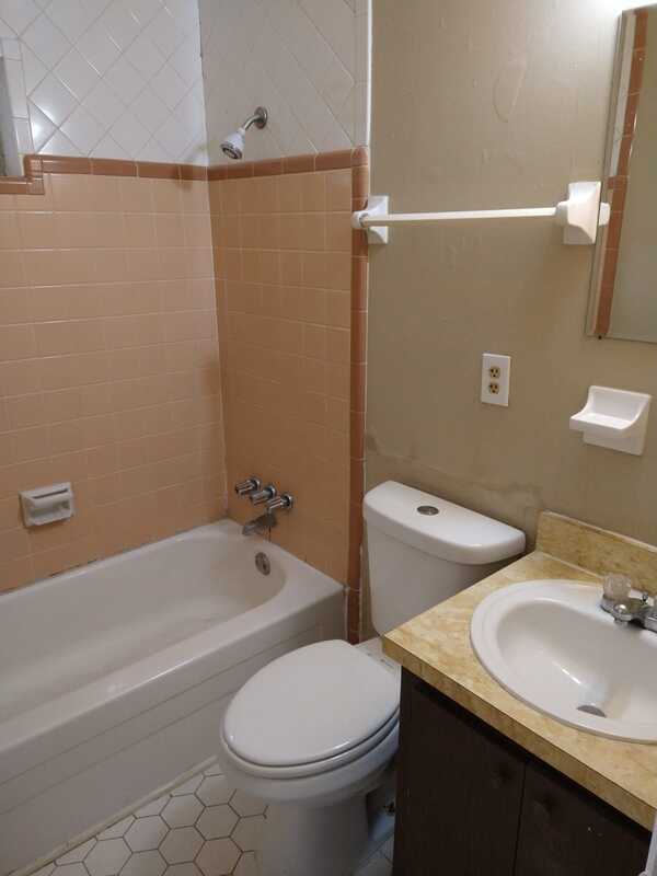 Building Photo - 1131 Lake Shore Blvd