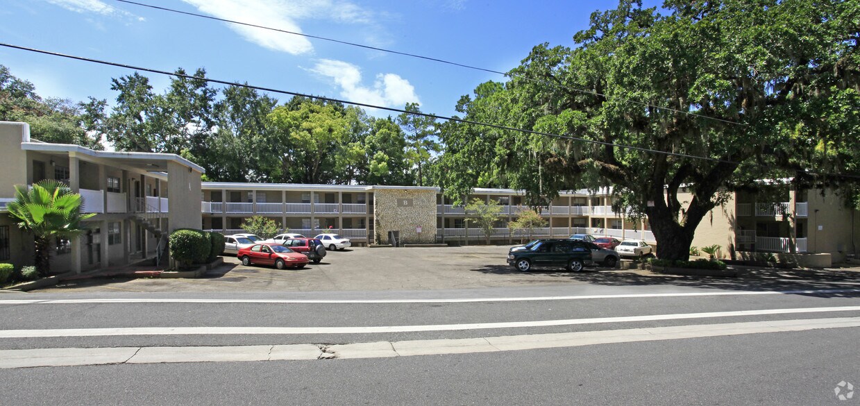 The Oaks Apartments Apartments 1619 Lake Ave Tallahassee, FL