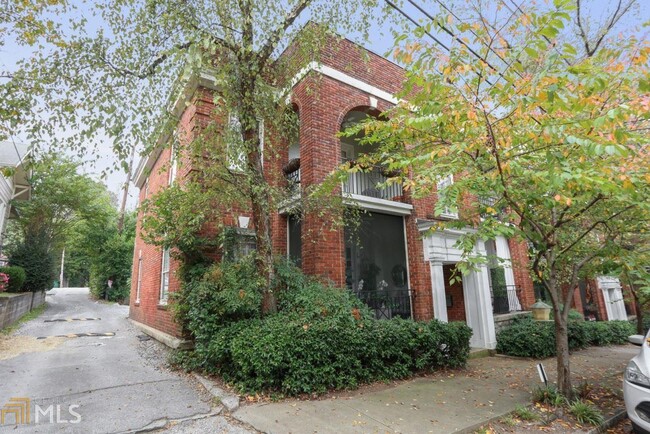 Building Photo - 790 Frederica St NE