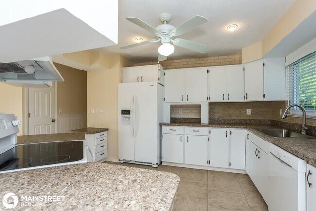 Building Photo - 3370 Pan American Blvd, North Port, FL 34287