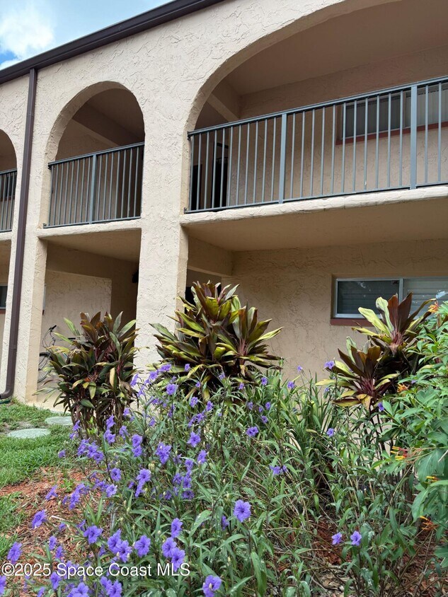 Building Photo - 55 Riverside Dr