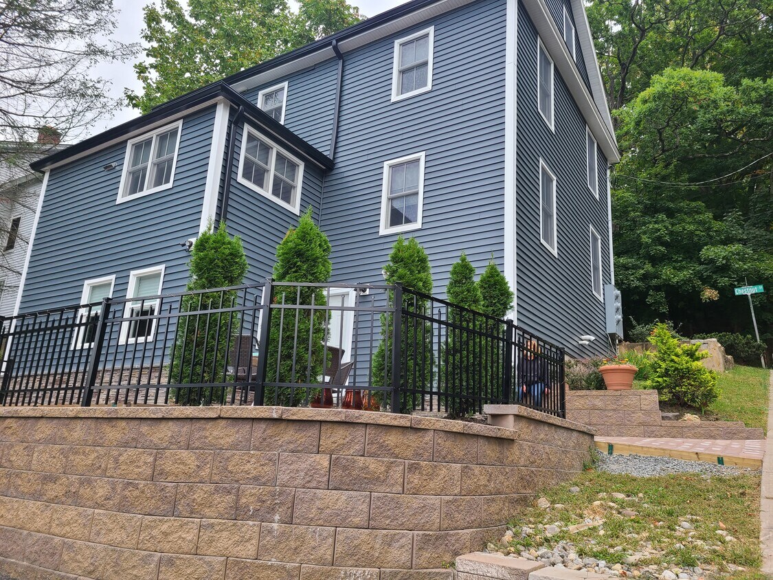 Primary Photo - 89 Chestnut St