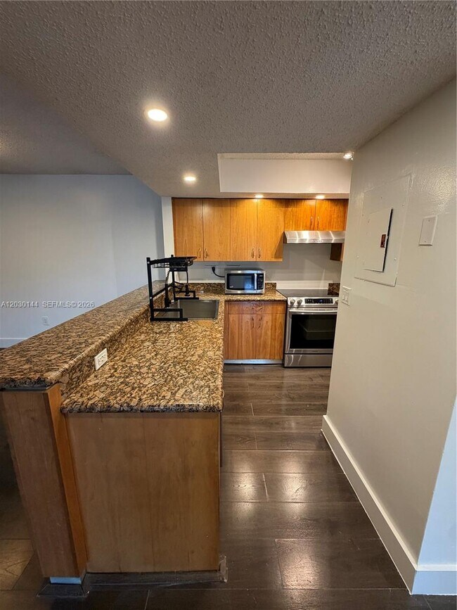Foto del edificio - 8540 SW 212th St