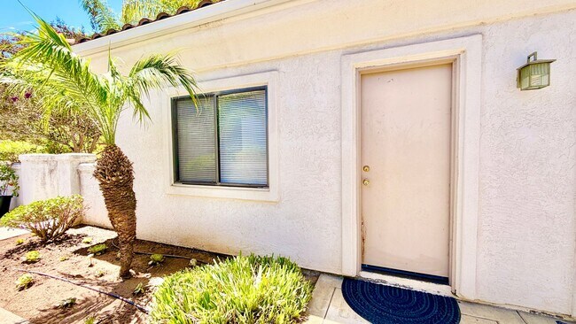 Foto del edificio - Darling Garage-attached-only Guest Home unit on Private Property in the desirable and beautiful S...