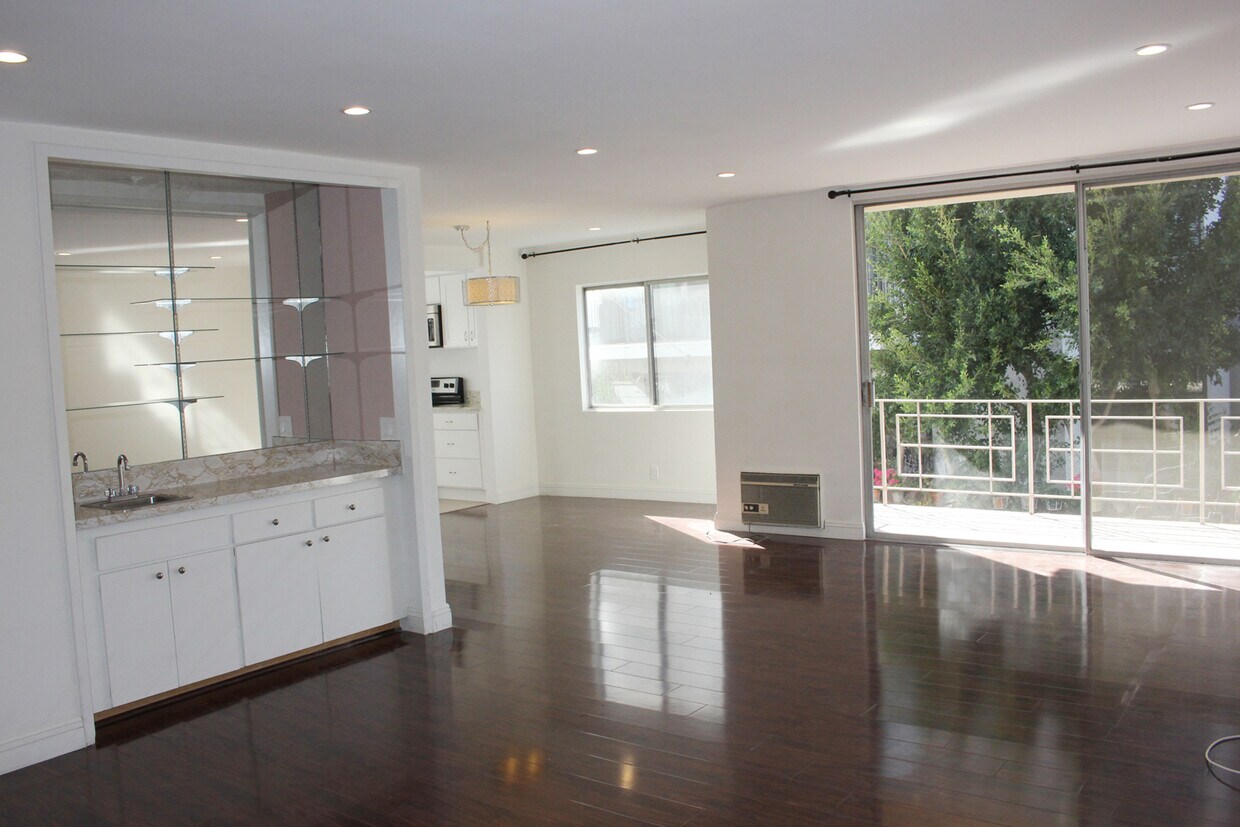 Foto principal - 8704 Gregory Way