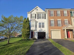 Building Photo - 12108 Wallower Way