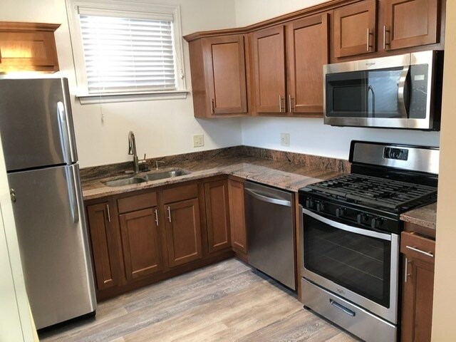Kitchen - 811 Summit Ave
