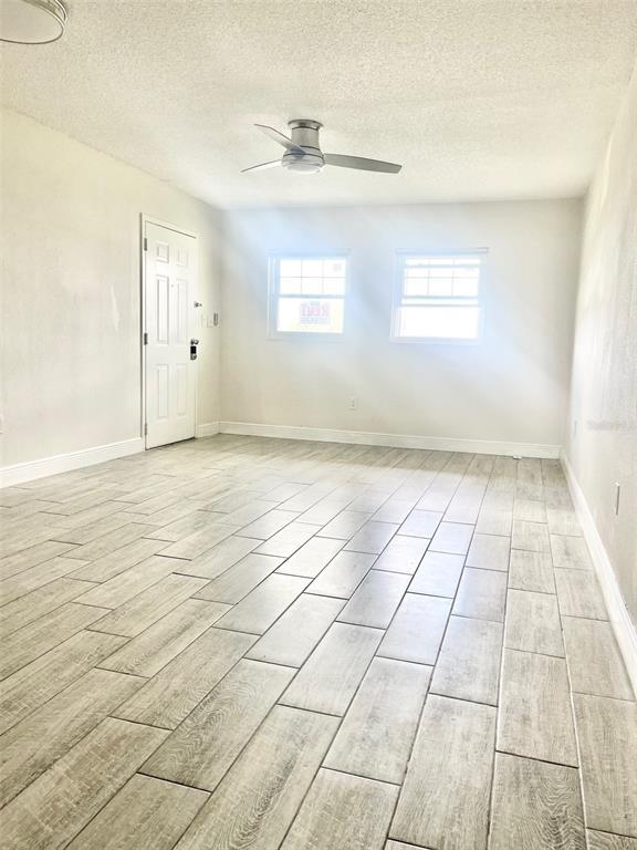 Foto del edificio - 837 Sky Lake Cir