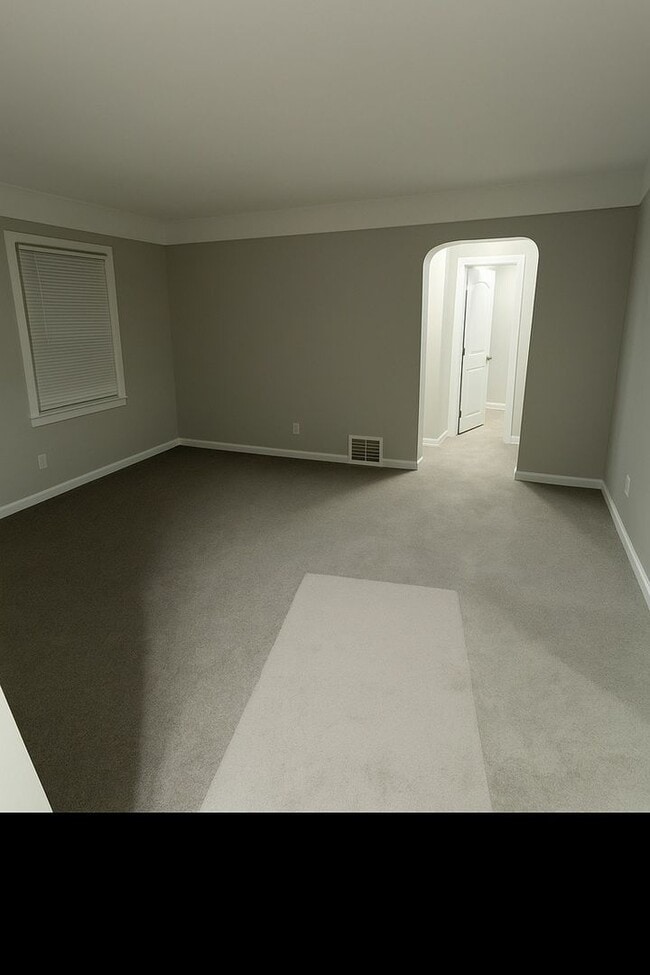 Building Photo - Charming 3-Bedroom Home for Rent in Detroi...