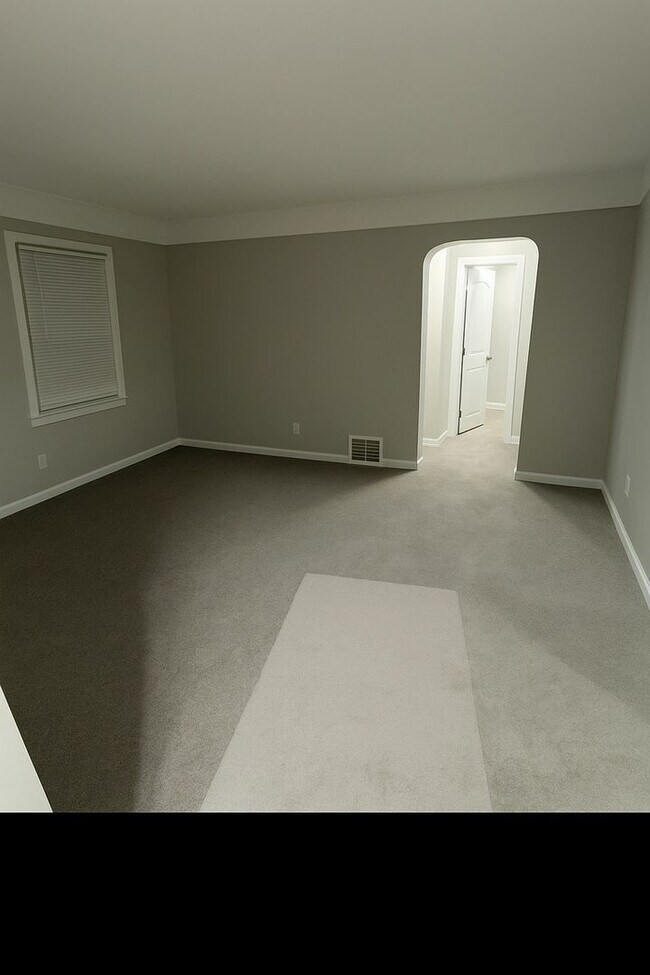 Foto del edificio - Charming 3-Bedroom Home for Rent in Detroi...