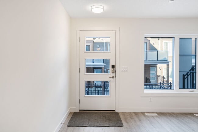 Photo du bâtiment - 230 Livingston Common NE