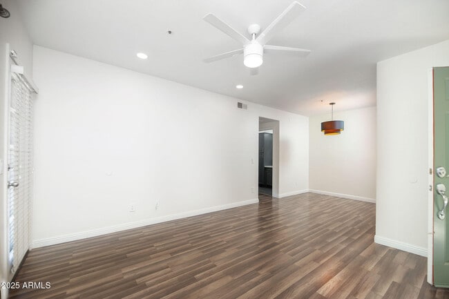 Foto del edificio - 7008 E Gold Dust Ave