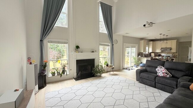 Building Photo - Beautiful backyard