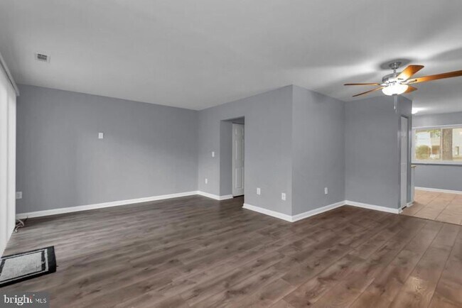 Foto del edificio - 1065 Cedar Ridge Ct