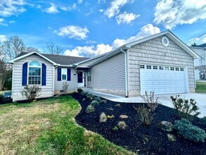 Building Photo - 4424 St Lucia Ln