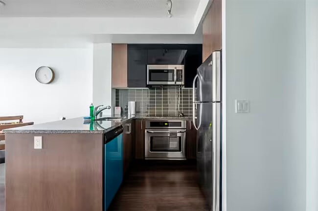 Building Photo - 45 Dunfield Ave