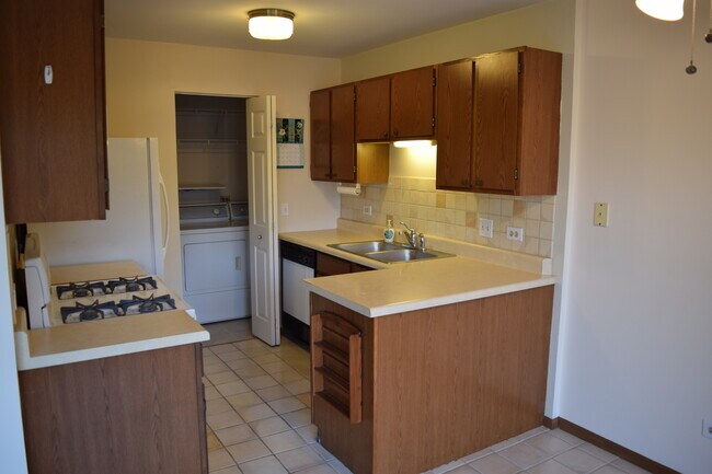 Building Photo - 652 Mallard Ct