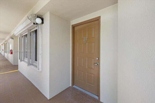 Foto del edificio - 1351 SW 141st Ave