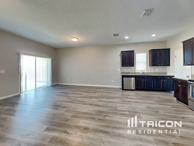Building Photo - 15121 Sora St