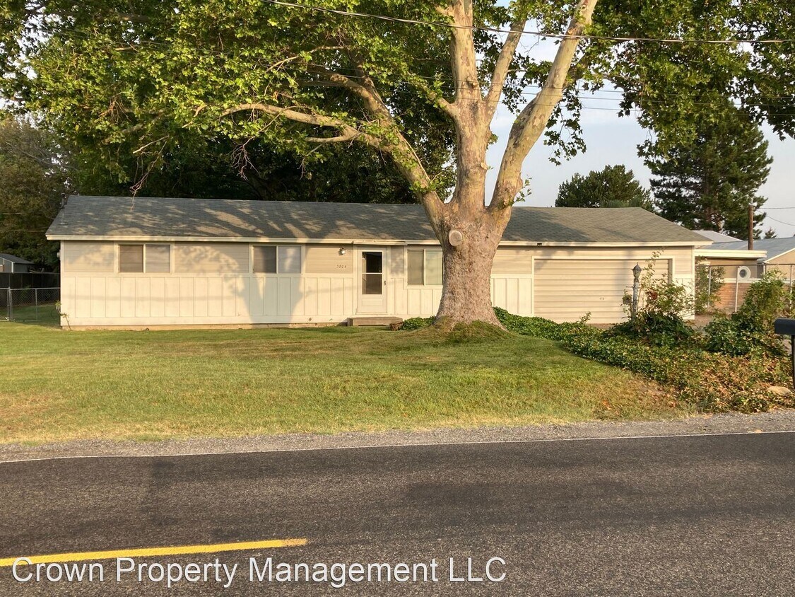 3 br, 1.5 bath House 3804 S Cascade St House Rental in Kennewick