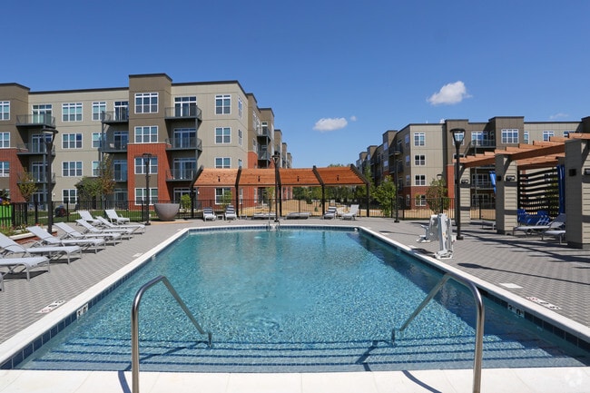 Piscina - The Residences at Hamilton Lakes
