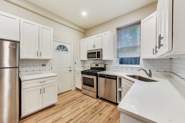 Foto del edificio - 2325 N Cambridge Ave