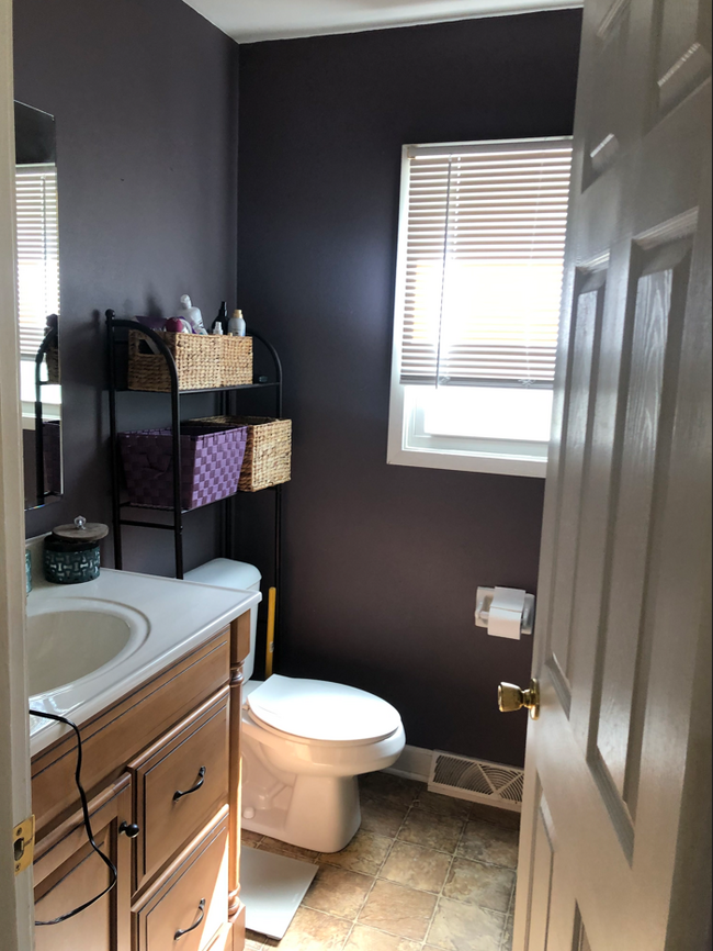 1/2 Bath - 981 Armour Rd