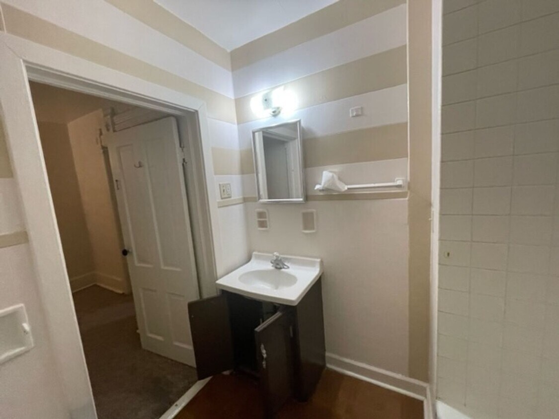 Building Photo - 1527 S 80th St