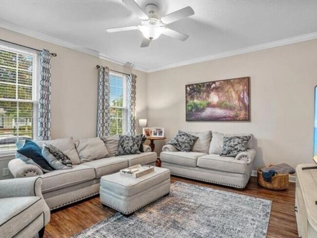 Foto del edificio - Three Bedroom Townhome in Southwood
