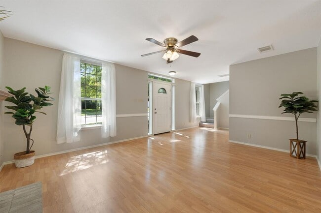 Building Photo - 1807 Lion-Heart Dr