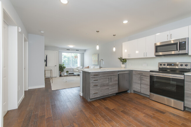 Building Photo - 3857 Pechin St