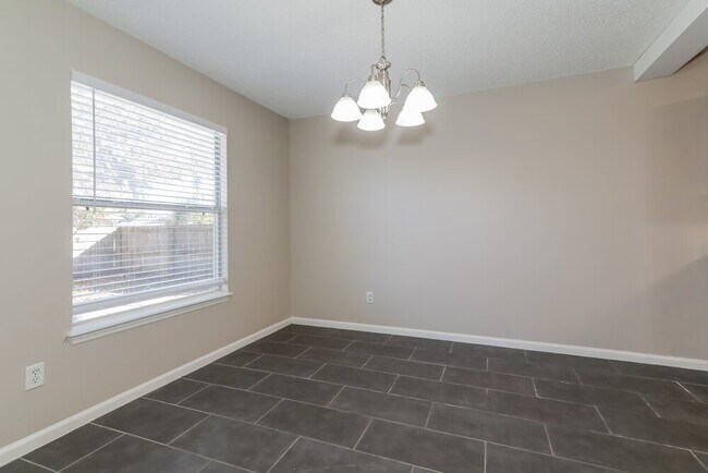 Building Photo - 3266 Sexton Dr