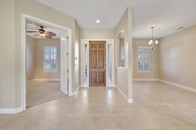 Foto del edificio - 827 SW Grand Reserves Blvd