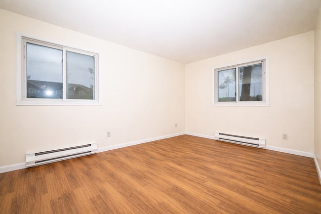 Building Photo - 231 N Burritt Ave