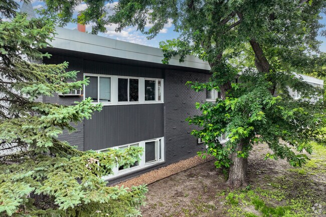 Tree-Lined Property Offering a Park-Like Setting - 2205 Bryant Ave: The Lowry Hill Nook