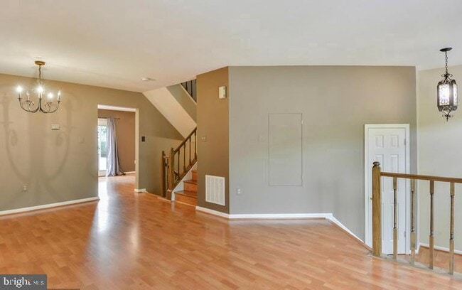 Building Photo - 46879 Trumpet Cir