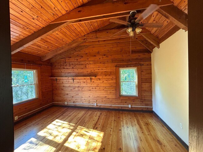 Foto del edificio - SECLUDED CABIN SANCTUARY!