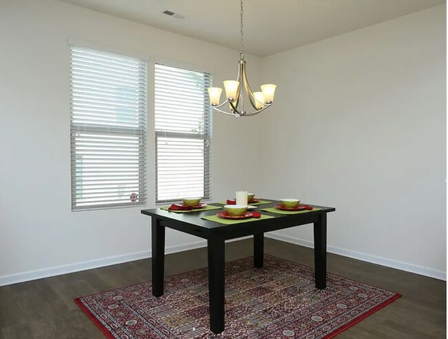 Foto del edificio - 131 Holly Berry Ln