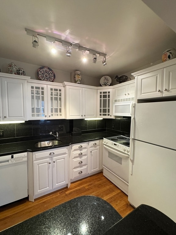 Primary Photo - 404 Bunker Hill St