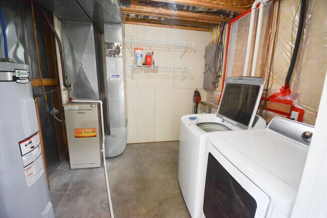 Foto del edificio - Recently Renovated 4 Bed, 2 Bath Home for ...