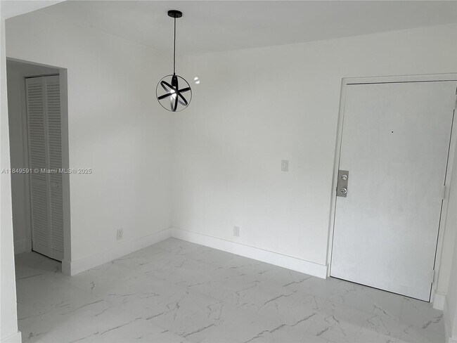 Foto del edificio - 450 NW 20th St