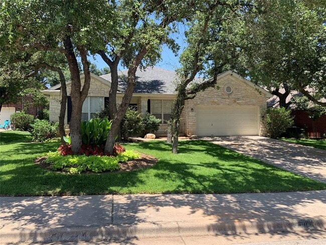 Building Photo - 3304 Santee Dr