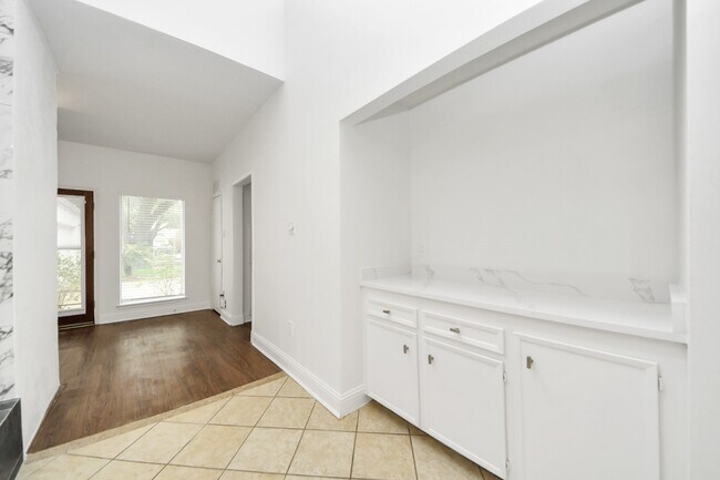 Building Photo - 11415 Ella Lee Dr