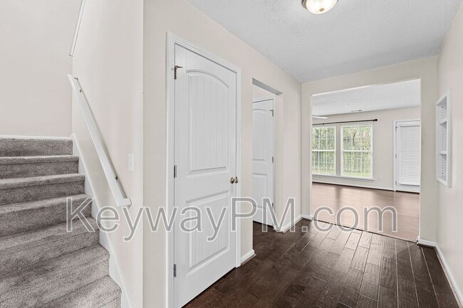 Building Photo - 1468 Collins Dr