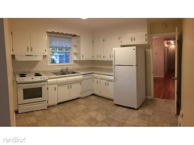 Building Photo - 3 br, 1.5 bath House - 1102 Oakwood Drive