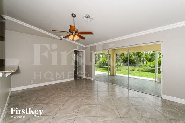 Building Photo - 4470 Golfview Blvd