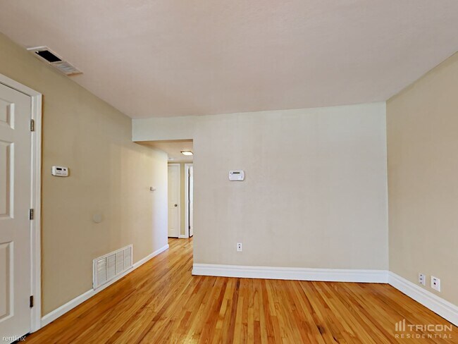 Building Photo - 5040 Whittier Dr